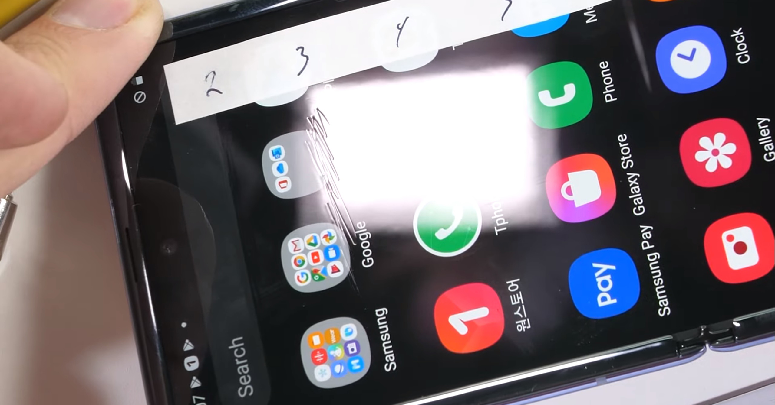 Sforum - Trang thông tin công nghệ mới nhất cover-8 Mặt kính Ultra Thin Glass của Galaxy Z Flip có thực sụ bền Sforum - Trang thông tin công nghệ mới nhất cover-8 Mặt kính Ultra Thin Glass của Galaxy Z Flip có thực sụ bền