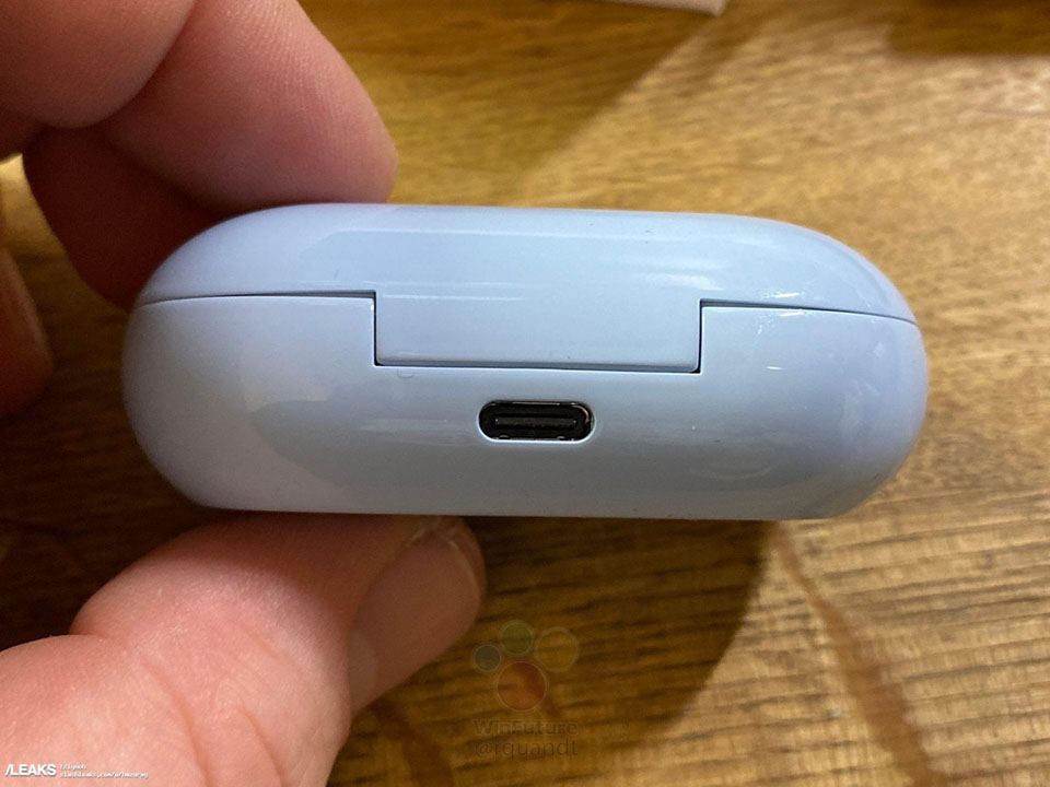 Sforum - Trang thông tin công nghệ mới nhất tren-tay-Galaxy-Buds-Plus-1 Chưa ra mắt, Galaxy Buds+ đã xuất hiện trong video trên tay đánh giá 