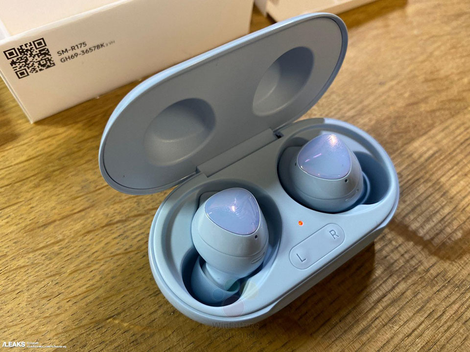 Sforum - Trang thông tin công nghệ mới nhất tren-tay-Galaxy-Buds-Plus-3 Chưa ra mắt, Galaxy Buds+ đã  xuất hiện trong video trên tay đánh giá 