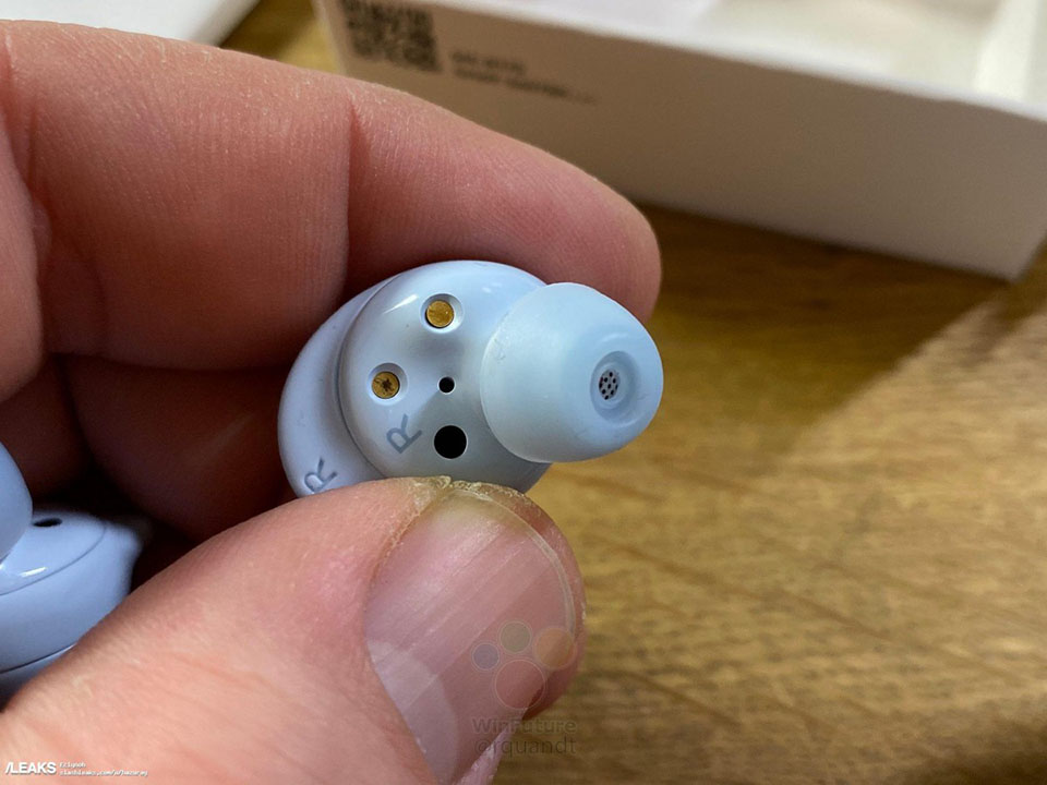 Sforum - Trang thông tin công nghệ mới nhất tren-tay-Galaxy-Buds-Plus-6 Chưa ra mắt, Galaxy Buds+ đã xuất hiện trong video trên tay đánh giá 