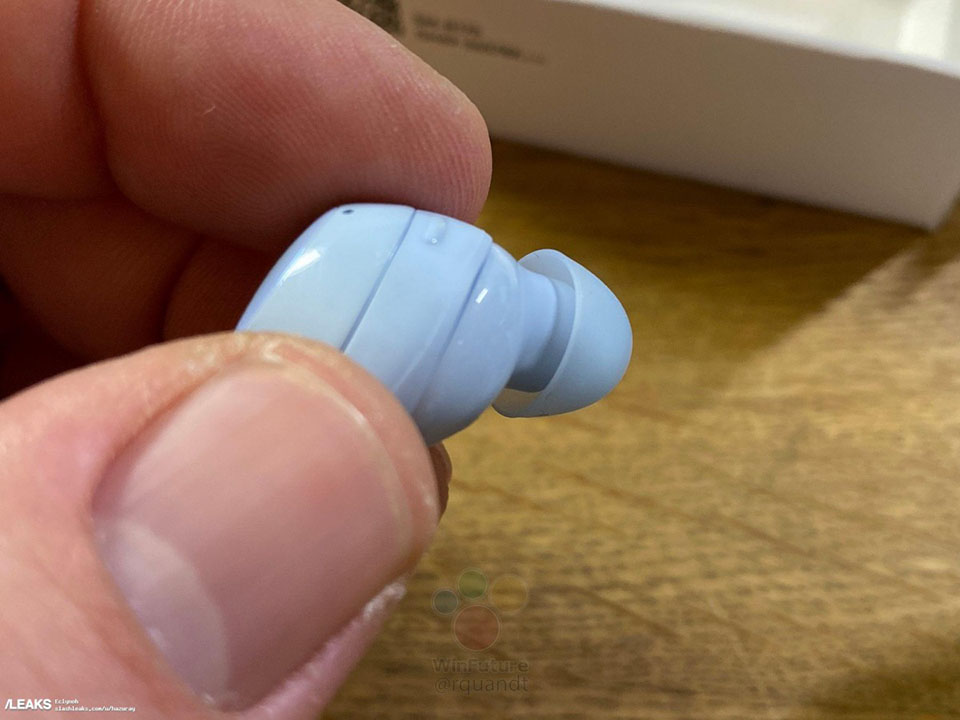 Sforum - Trang thông tin công nghệ mới nhất tren-tay-Galaxy-Buds-Plus-8 Chưa ra mắt, Galaxy Buds+ đã  xuất hiện trong video trên tay đánh giá 
