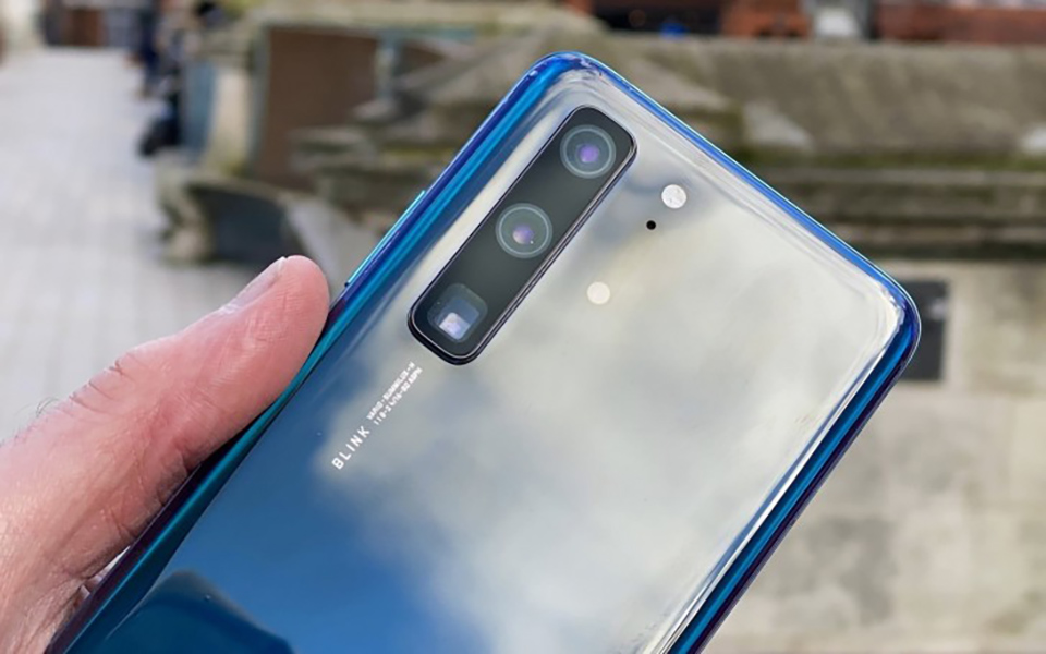 Sforum - Trang thông tin công nghệ mới nhất thong-tin-Huawei-P40-2 Huawei P40 tiếp tục  lộ ảnh thực tế trên tay người dùng 