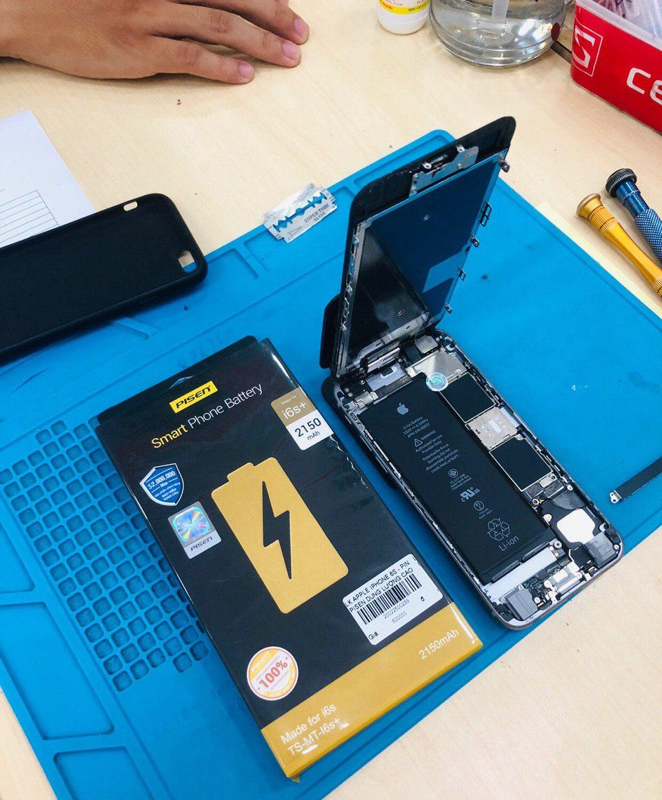 Sforum - Trang thông tin công nghệ mới nhất thay-pin-3-1 Những điều cần biết về pin dung lượng cao dành cho iPhone: Có an toàn? Nên chọn thương hiệu nào? 