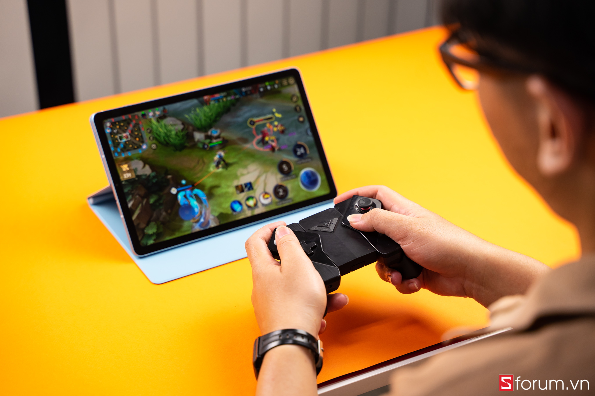 Sforum - Trang thông tin công nghệ mới nhất ROG-Kunai-Gamepad-11 Trên tay ROG Kunai Gamepad: Tay cầm chơi game cho điện thoại, máy tính bảng 