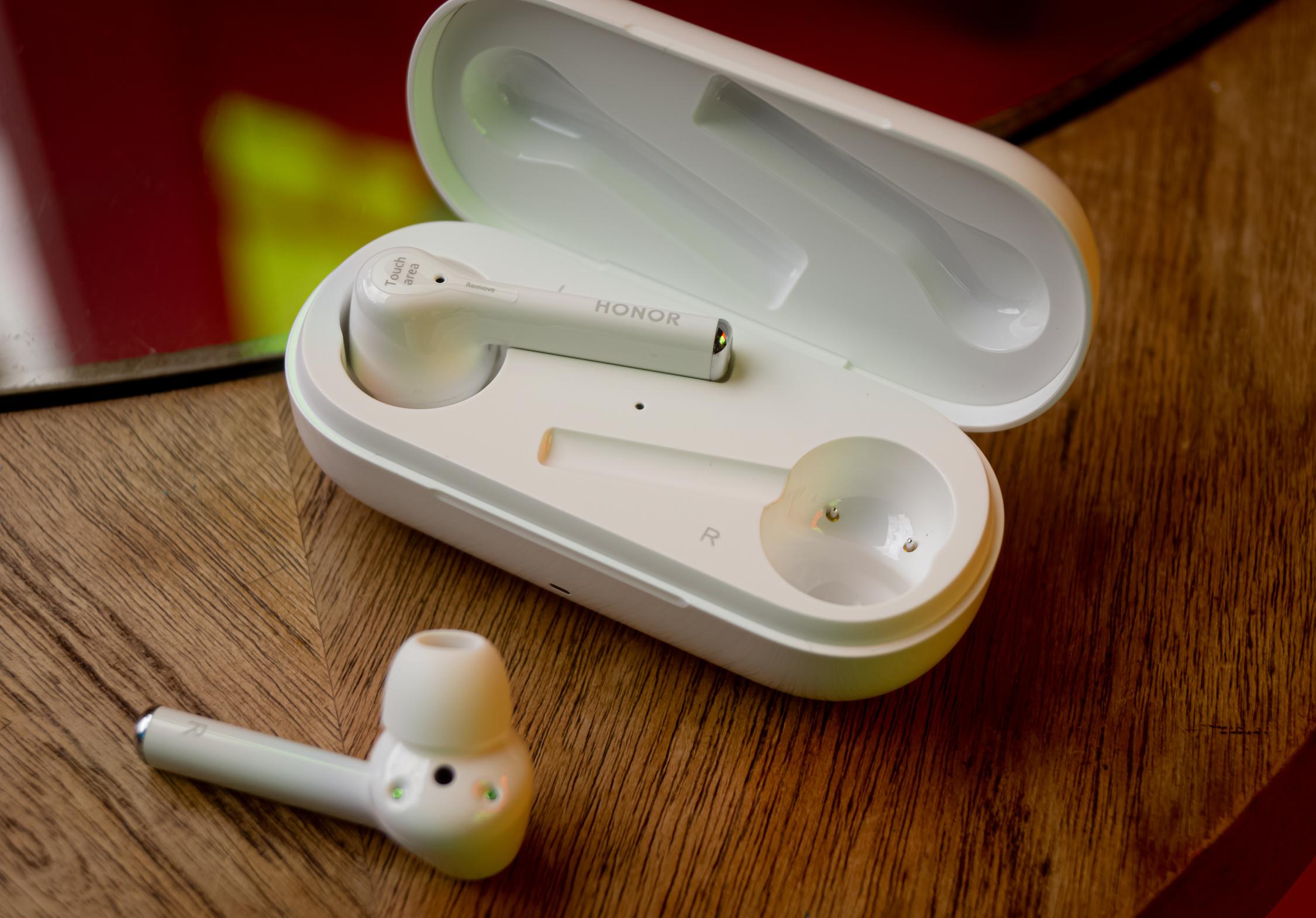 Sforum - Trang thông tin công nghệ mới nhất TN-28 Đánh giá Honor Magic Earbuds: Liệu đây có phải là bản sao của chiếc Apple AirPod Pro? Sforum - Trang thông tin công nghệ mới nhất TN-28 Đánh giá Honor Magic Earbuds: Liệu đây có phải là bản sao của chiếc Apple AirPod Pro?