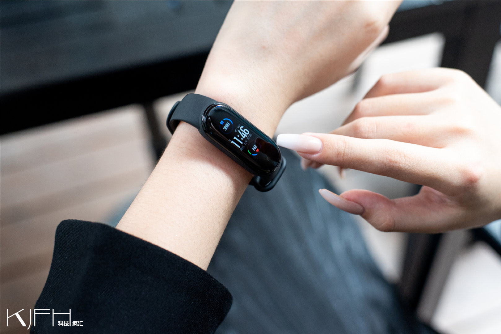 Sforum - Trang thông tin công nghệ mới nhất 050495CF-C1AB-4B92-B521-8BA76AD88DBB Trên tay Mi Band 5 mới ra mắt: Chiếc vòng đeo tay tốt nhất trong mức giá 600,000 đồng 
