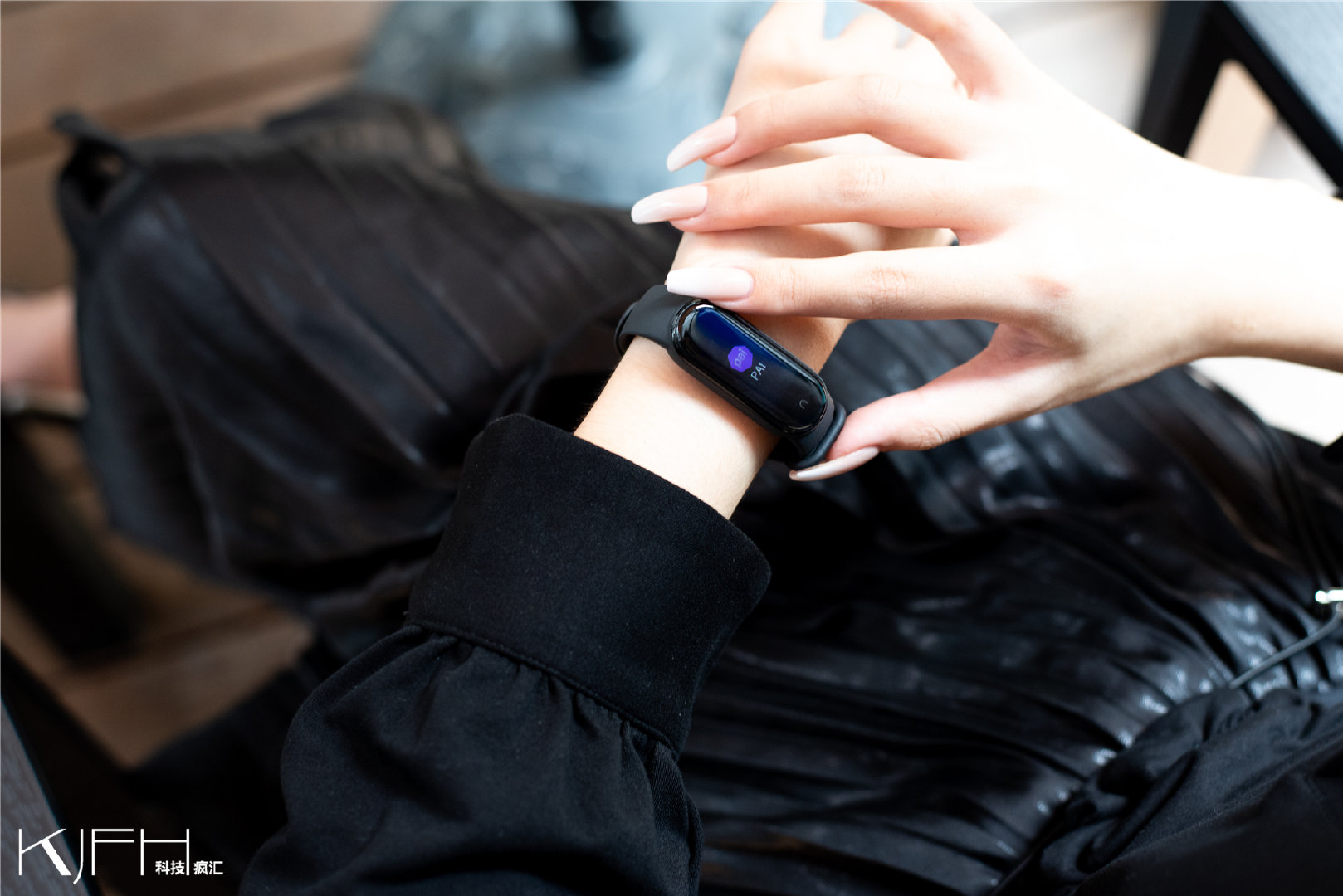 Sforum - Trang thông tin công nghệ mới nhất A9DAE128-1759-40F0-89AB-71F7763D17EE Trên tay Mi Band 5  mới ra mắt: Chiếc vòng đeo tay tốt nhất trong mức giá 600,000 đồng 