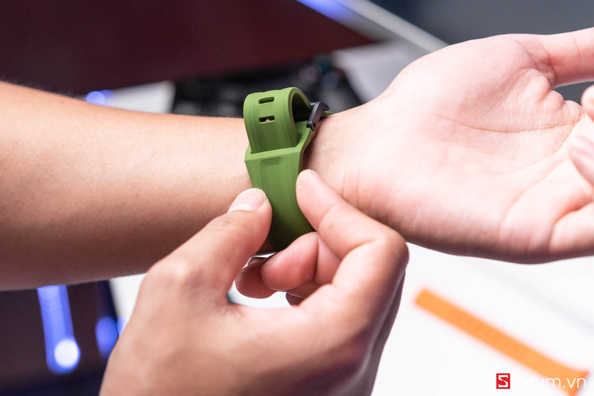 Sforum - Trang thông tin công nghệ mới nhất UAG-Apple-Watch-24 Giới thiệu dây đeo UAG cho Apple Watch 42, 44mm: Đẹp mắt, cá tính, bền bỉ, nhiều lựa chọn cho từng mức giá Sforum - Trang thông tin công nghệ mới nhất UAG-Apple-Watch-24 Giới thiệu dây đeo UAG cho Apple Watch 42, 44mm: Đẹp mắt, cá tính, bền bỉ, nhiều lựa chọn cho từng mức giá