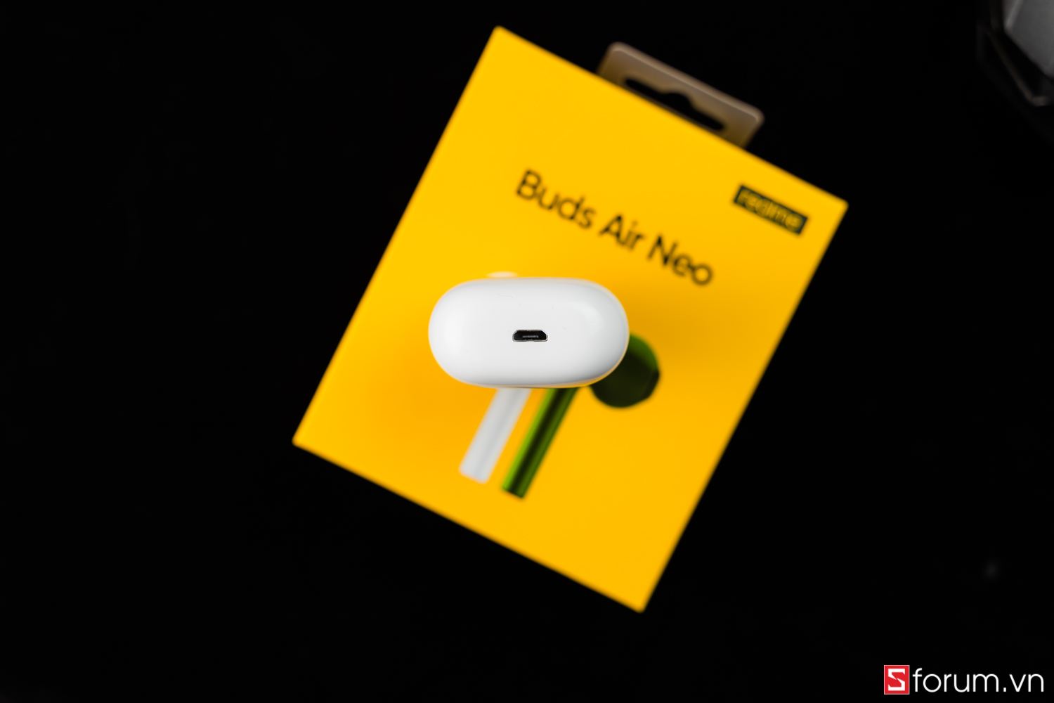 Sforum - Trang thông tin công nghệ mới nhất Realme-Buds-Air-Neo-7 Đánh giá Realme Buds Air Neo: Không chỉ đơn giản là phiên bản rút gọn của Buds Air 