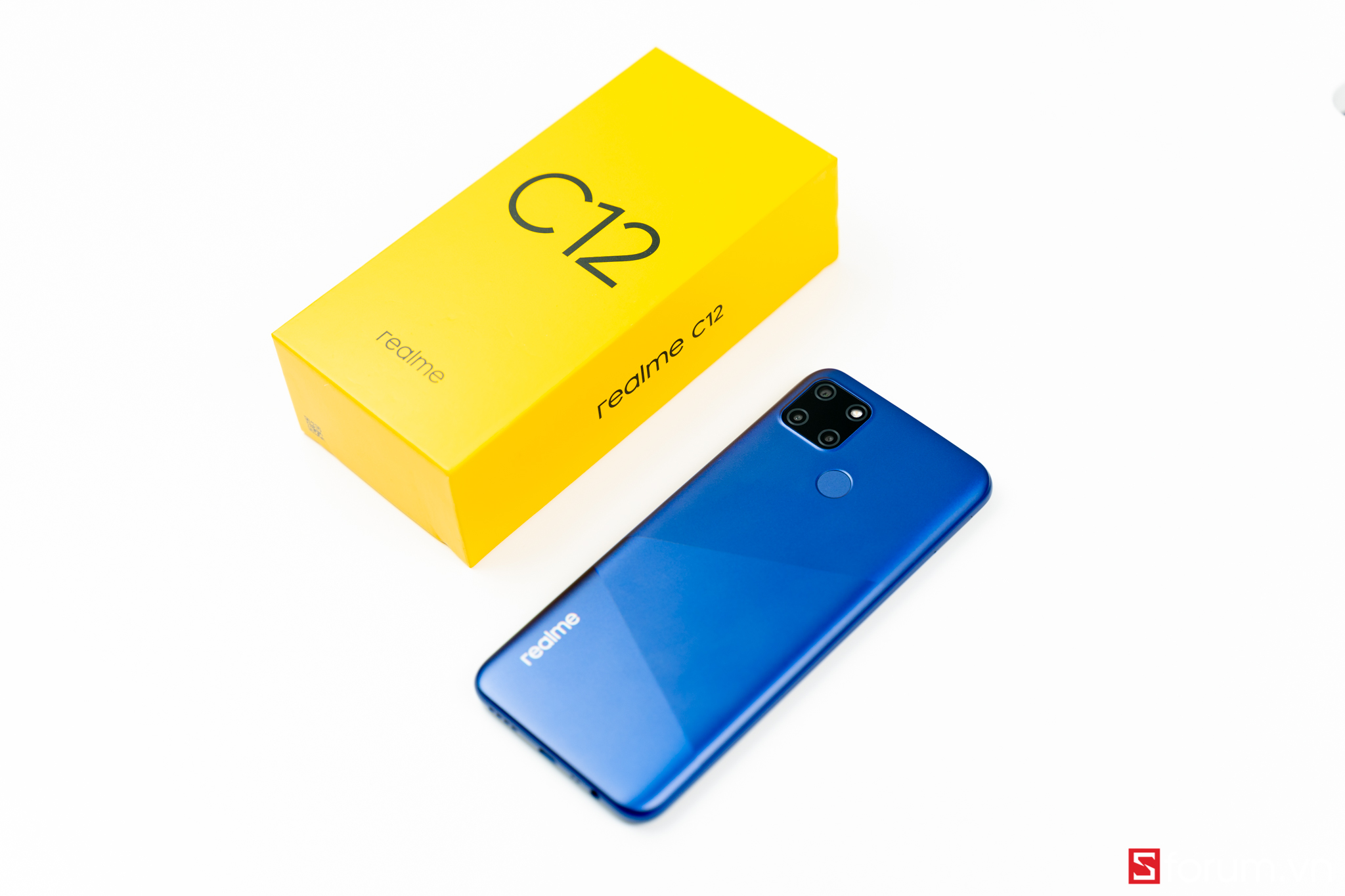 Sforum - Trang thông tin công nghệ mới nhất Realme-C12-1 “Đập hộp" Realme C12: Dung lượng pin “khủng", cấu hình mạnh mẽ, giá 3.49 triệu 