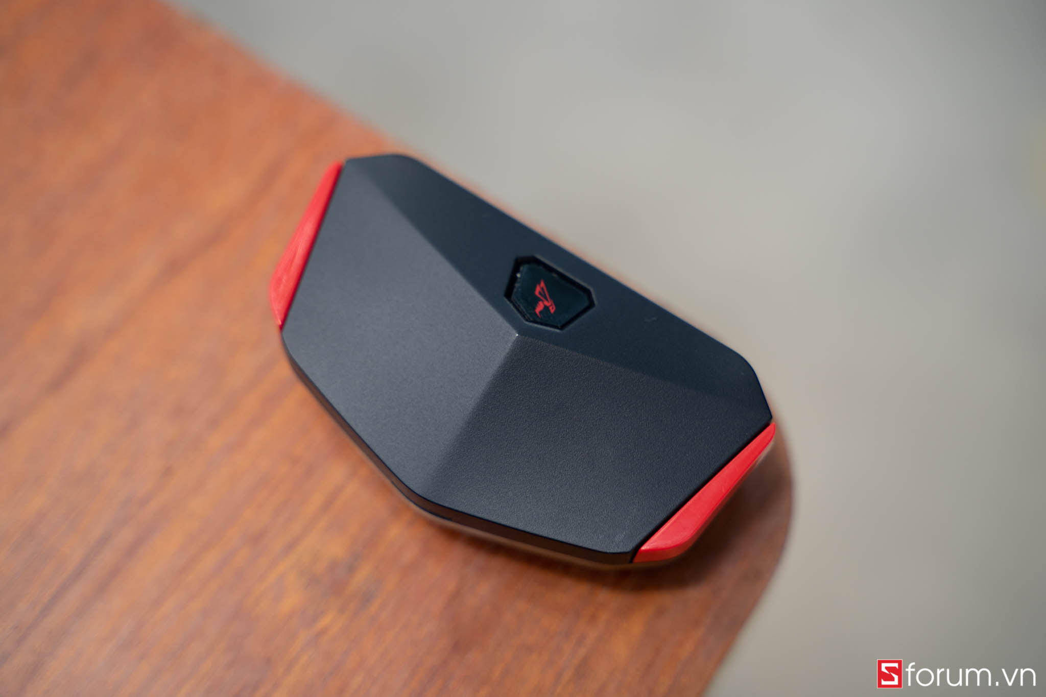 Trên tay SOMiC Stincoo GX501, tai nghe true wireless gaming, bass mạnh mẽ, độ trễ thấp, kháng nước IPX4, đã đủ hấp dẫn game thủ?
