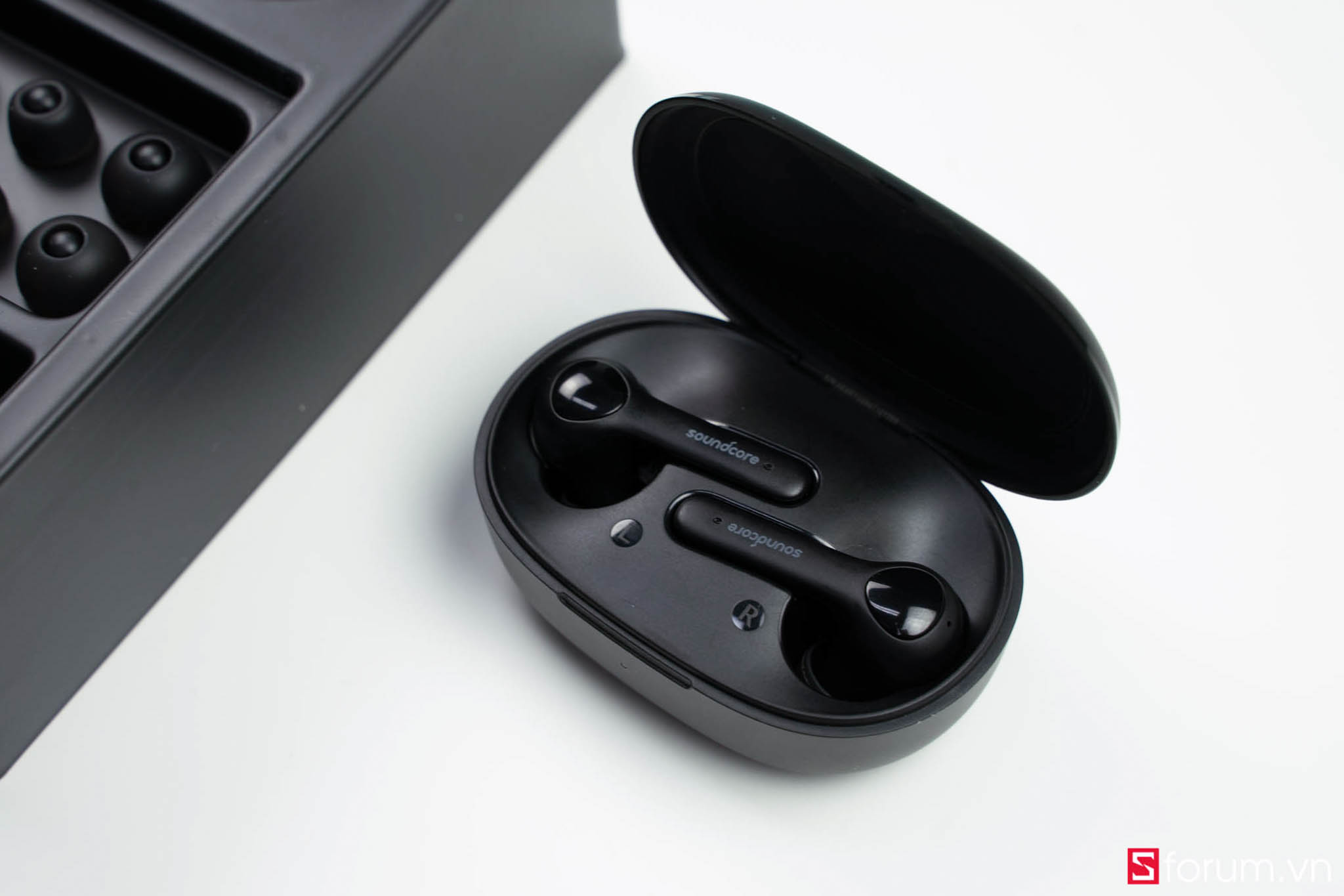 Trên tay Anker Soundcore Life Note A3908: 7 giờ nghe liên tiếp, công nghệ chống ồn CVC 8.0, kháng nước IPX5, liệu đã thật sự nổi bật?
