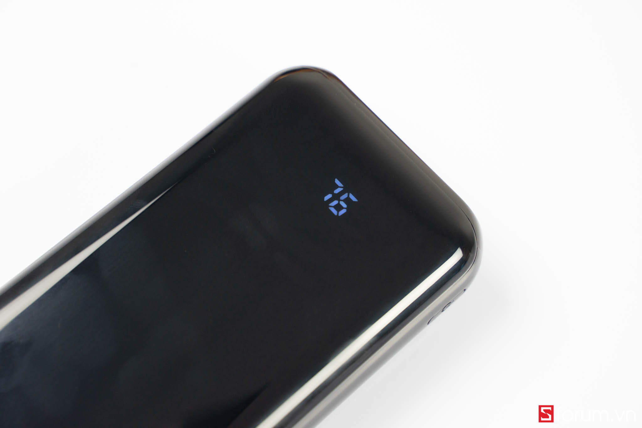 Trên tay và đánh giá nhanh 2 mẫu pin dự phòng Energizer UE20011PQ và UE20011C: Dung lượng 20.000mAh, phiên bản cao cấp sạc nhanh PD 18W