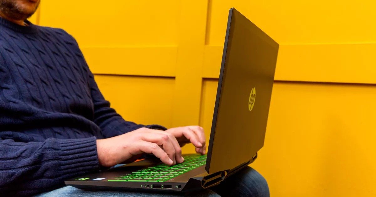 HP Pavilion Gaming 15 EC1054AX
