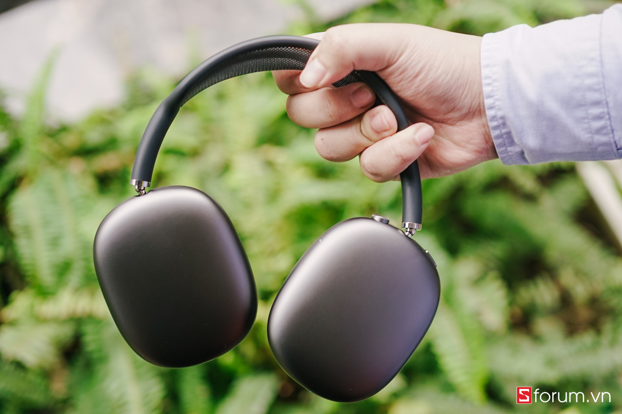 AirPods Max nhanh chóng cháy hàng trong đợt sale Black Friday tại CellphoneS