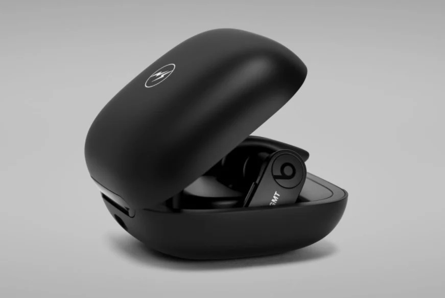 Sforum - Trang thông tin công nghệ mới nhất Powerbeats-Pro-Wireless-Headset-3-1 Apple ra mắt tai nghe Powerbeats Pro phiên bản đặc biệt, giá gần 7 triệu đồng