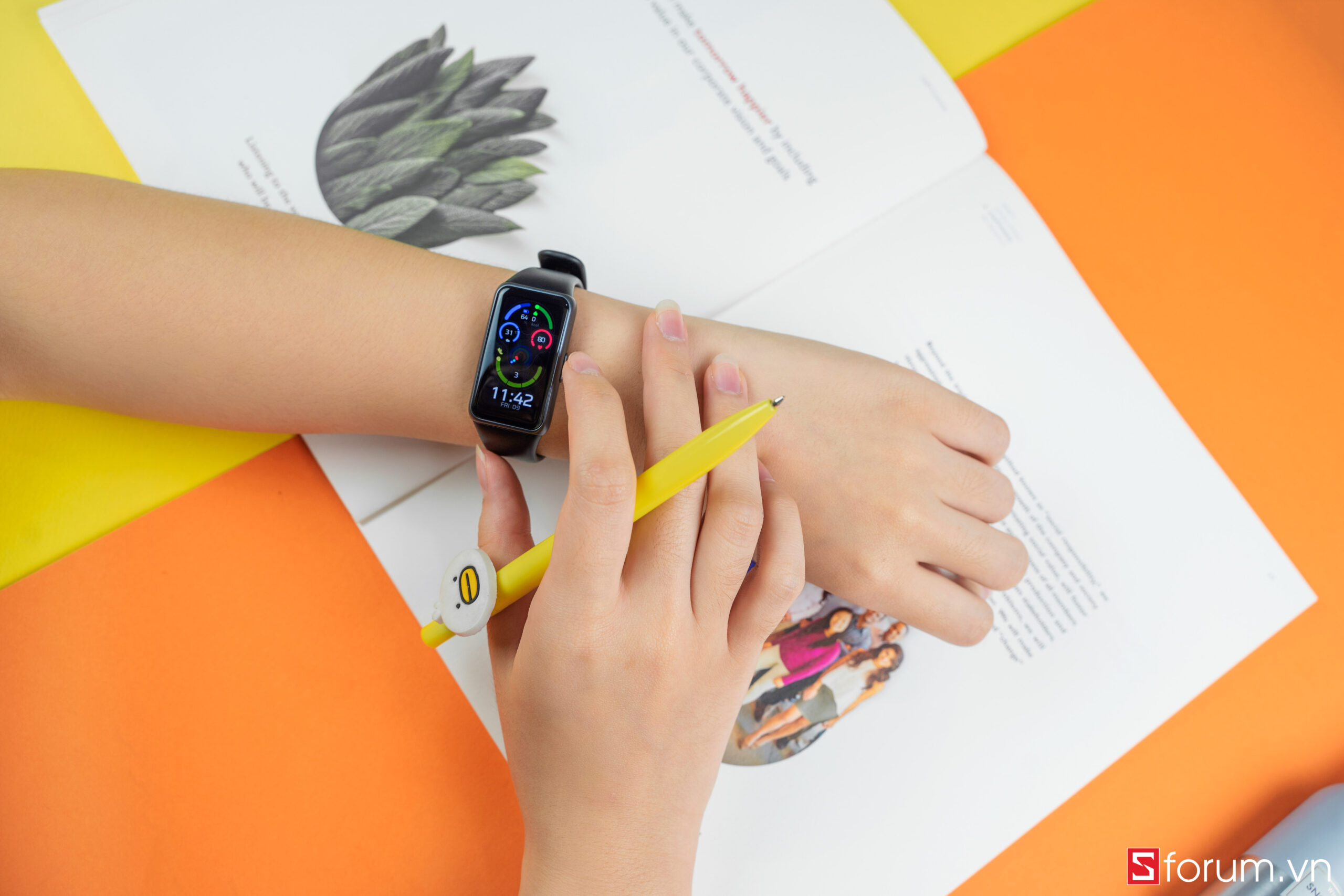 Sforum - Trang thông tin công nghệ mới nhất huawei-band-6-13-scaled Mở hộp Huawei Band 6: Màn hình lớn sắc nét, trang bị cảm biến SpO2, pin 2 tuần, giá 1.4 triệu mua tại CellphoneS để có giá tốt hơn 
