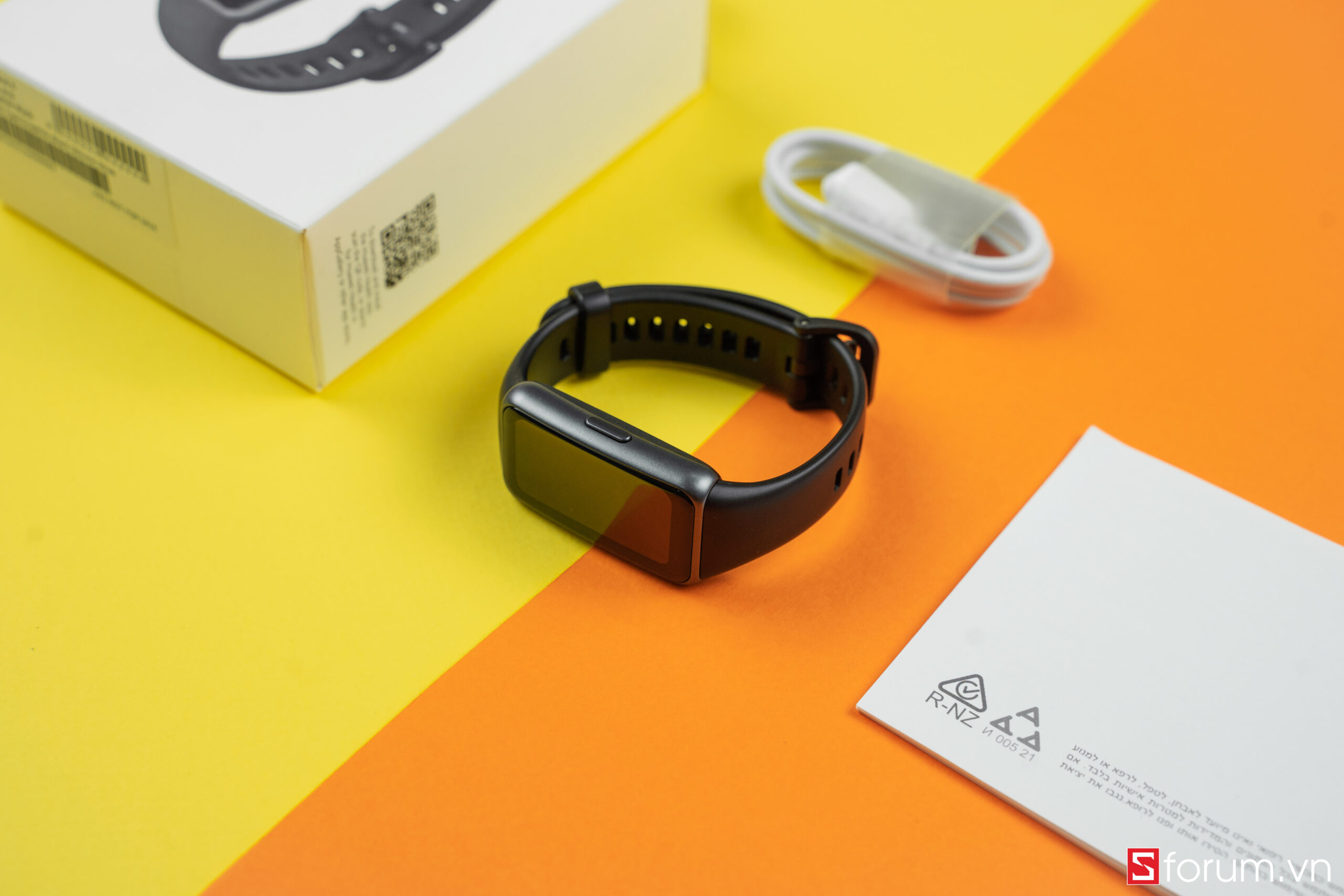 Sforum - Trang thông tin công nghệ mới nhất huawei-band-6-2-scaled Mở hộp Huawei Band 6: Màn hình lớn sắc nét, trang bị cảm biến SpO2, pin 2 tuần, giá 1.4 triệu mua tại CellphoneS để có giá tốt hơn 