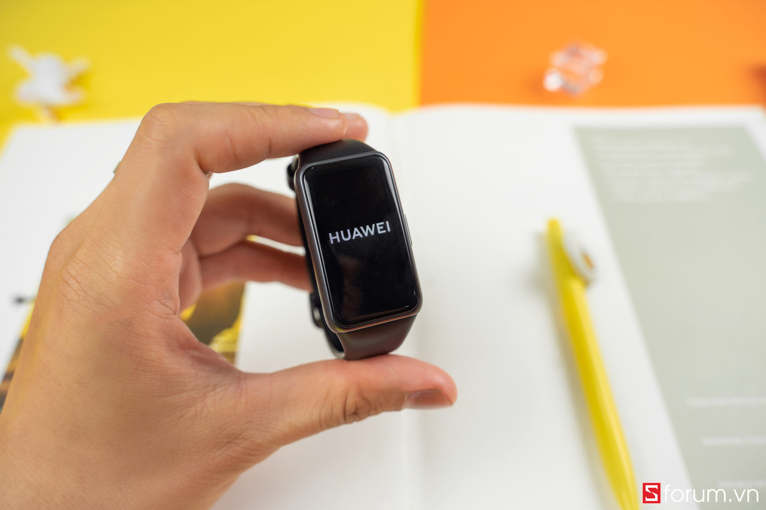 Sforum - Trang thông tin công nghệ mới nhất huawei-band-6-7-scaled Mở hộp Huawei Band 6: Màn hình lớn sắc nét, trang bị cảm biến SpO2, pin 2 tuần, giá 1.4 triệu mua tại CellphoneS để có giá tốt hơn 