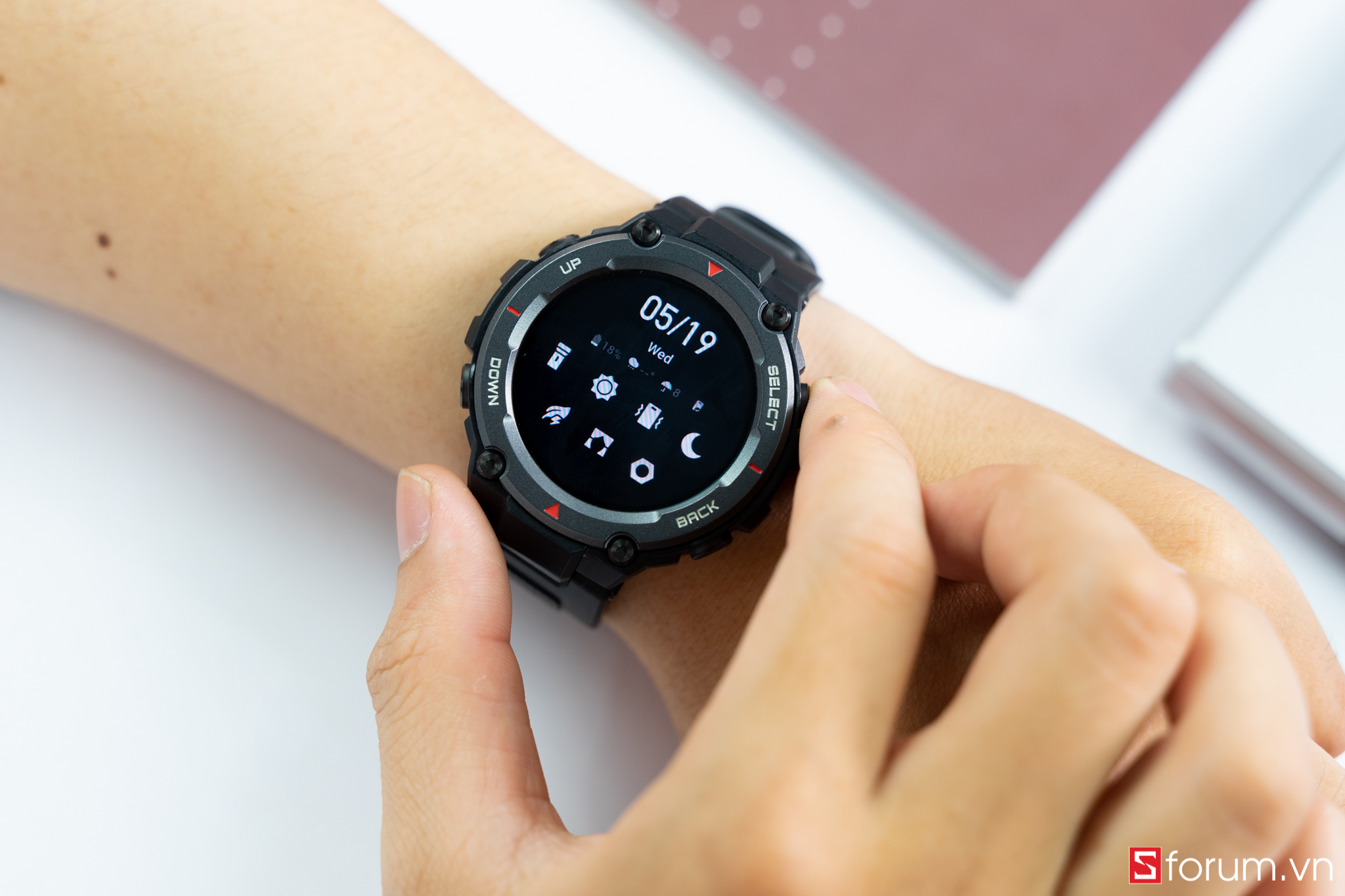 Sforum - Trang thông tin công nghệ mới nhất AMAZFIT-GTR-T-REX-PRO-21 Trên tay Amazfit T-Rex Pro: Smartwatch trâu bò, đạt tiêu chuẩn quân đội, giá chỉ 3.8 triệu đồng 