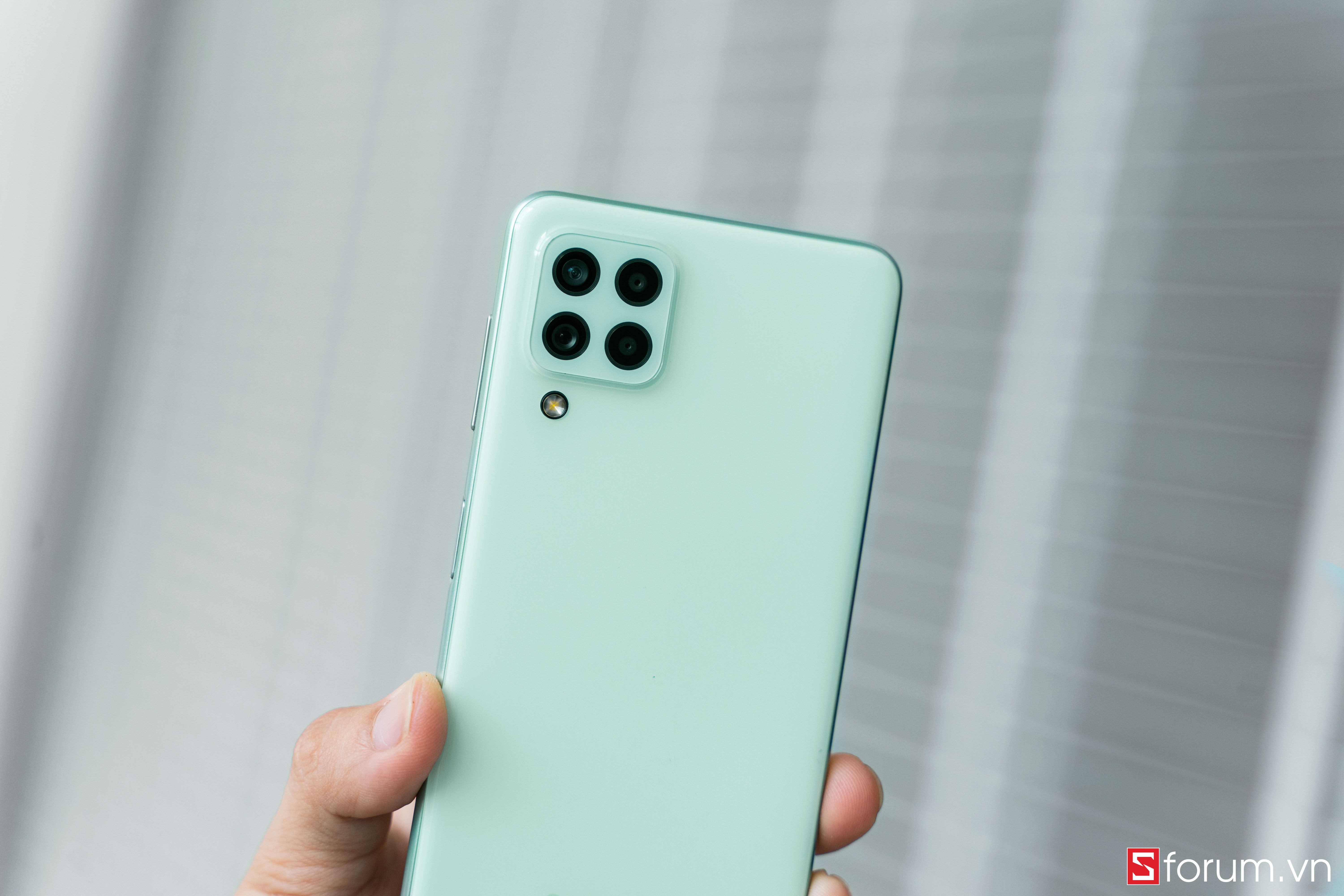 Sforum - Trang thông tin công nghệ mới nhất galaxy-a22-4g-6-scaled Trên tay Galaxy A22 LTE: Màu đẹp, 4 camera 48MP có OIS, pin 5000mAh sạc nhanh 15W 