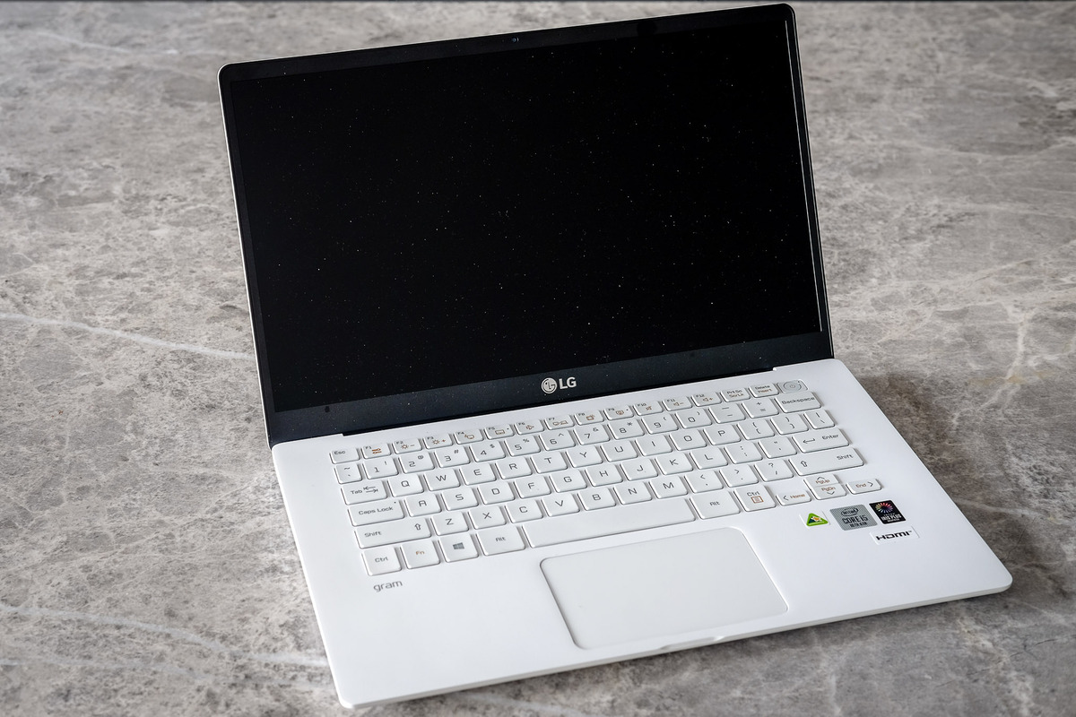laptop siêu nhẹ