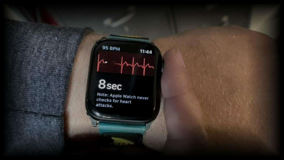 Sforum - Trang thông tin công nghệ mới nhất Apple-cuu-mang-1 Apple Watch tiếp tục lập công khi thông báo cơn đau tim cho một người phụ nữ 