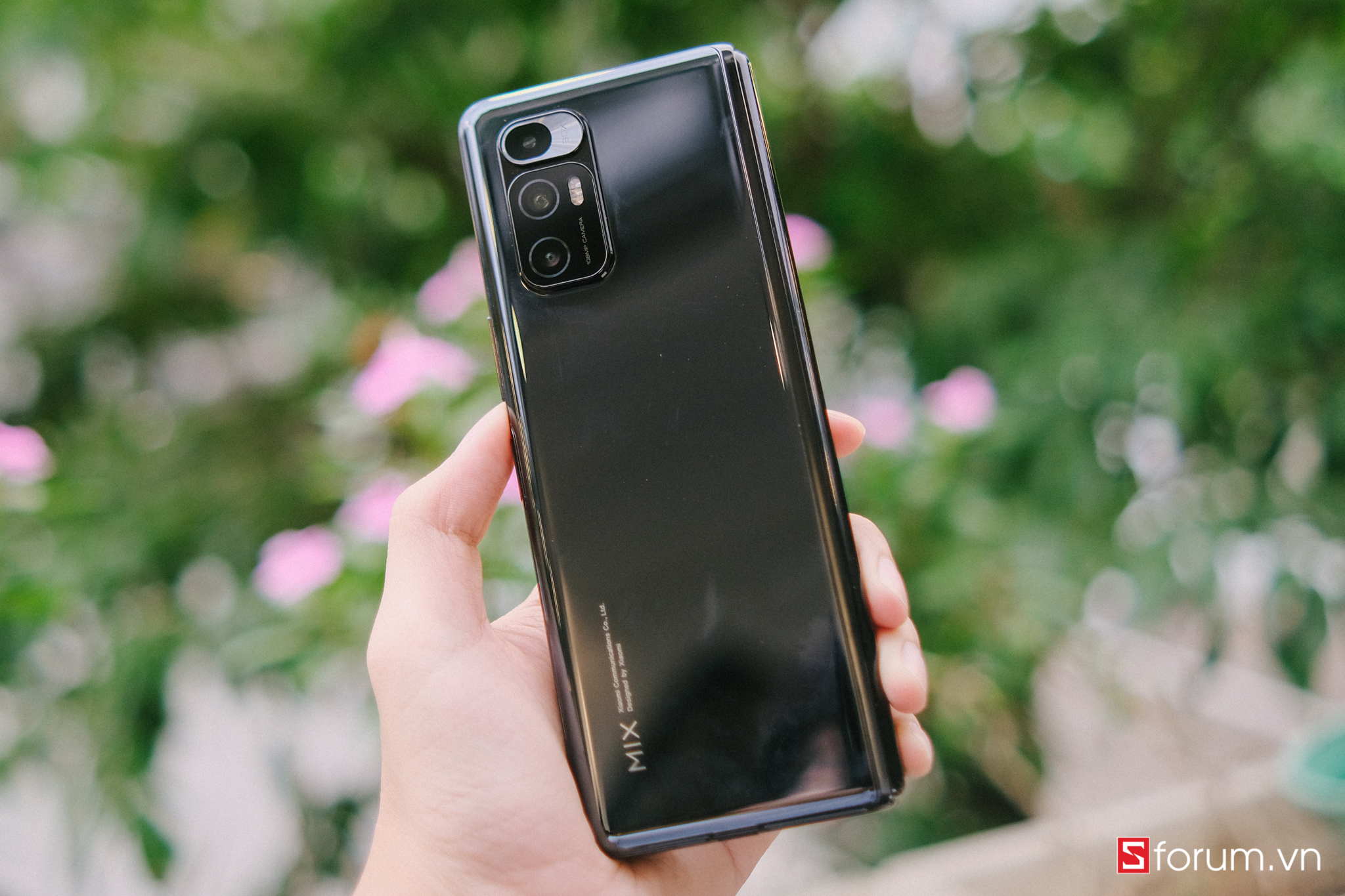 Sforum - Trang thông tin công nghệ mới nhất Xiaomi-Mi-MIX-Fold-1 So sánh Galaxy Z Fold3 5G và Xiaomi Mi MIX Fold: Smartphone màn hình gập nào hấp dẫn hơn? 