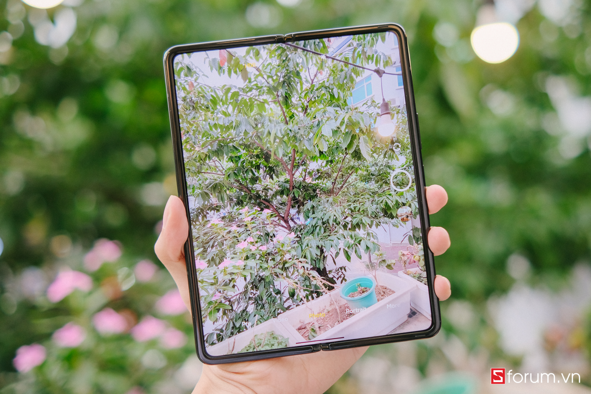 Sforum - Trang thông tin công nghệ mới nhất Xiaomi-Mi-MIX-Fold-2 So sánh Galaxy Z Fold3 5G và Xiaomi Mi MIX Fold: Smartphone màn hình gập nào hấp dẫn hơn? 