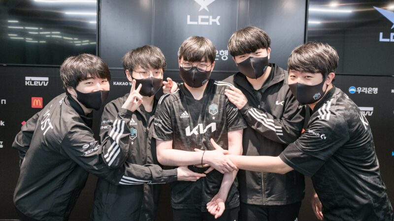 LMHT: Khan – Ông hoàng LCK “khôn nhà dại chợ”