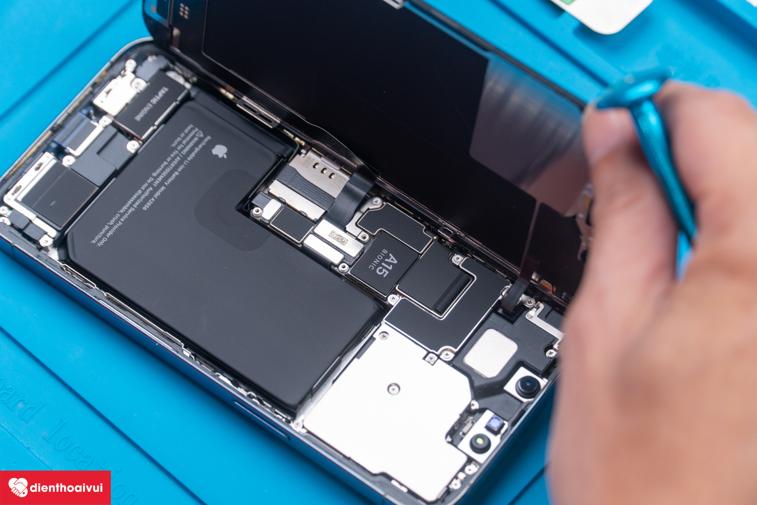 Tháo tung linh kiện iPhone 13 Pro/Pro Max và iPad mini 6 đầu tiên tại Việt Nam