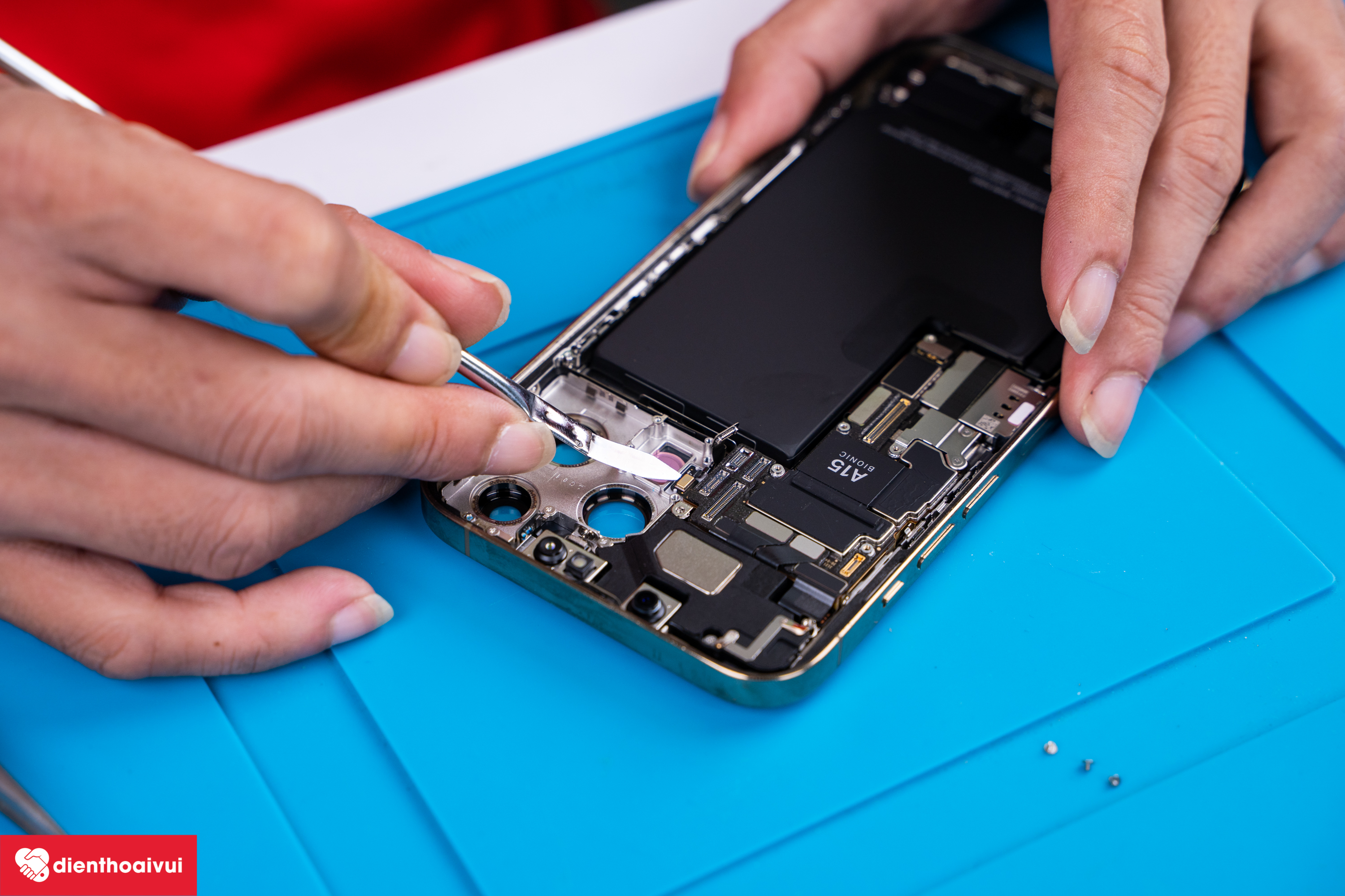 Tháo tung linh kiện iPhone 13 Pro/Pro Max và iPad mini 6 đầu tiên tại Việt Nam
