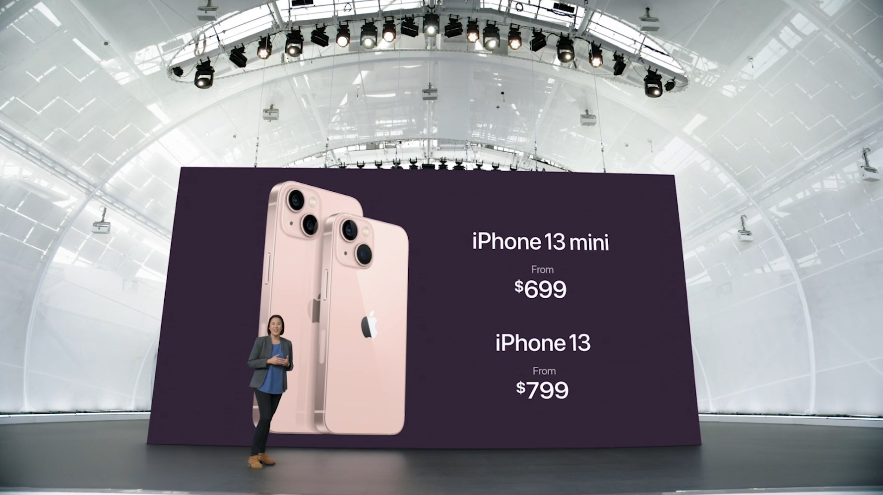 Sforum - Trang thông tin công nghệ mới nhất photo-1-16316428689181406044920 iPhone 13 và iPhone 13 mini chính thức ra mắt: Camera thiết kế mới, "tai thỏ" đã gọn hơn, nâng cấp camera cực xịn, giá từ 699 USD 