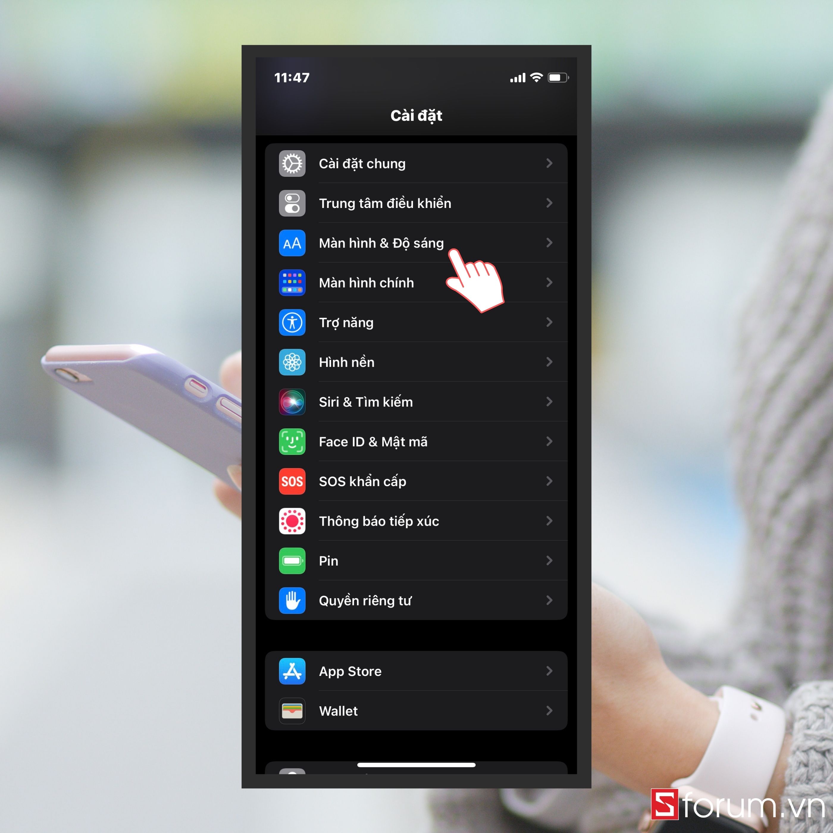 Nhấn chọn màn hình và độ sáng