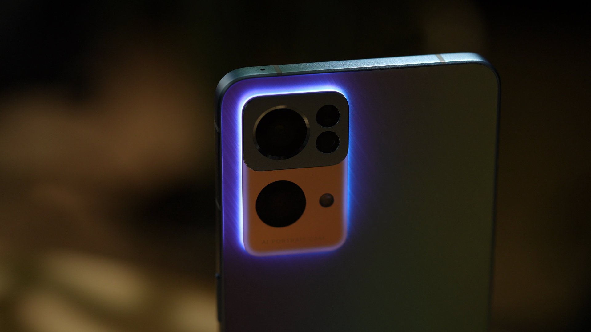 Sforum - Trang thông tin công nghệ mới nhất 006rUXYjly1gwrl0bue3jj31hc0u0dj1 Trên tay OPPO Reno7 Pro: Thiết kế viền vuông, mặt lưng 