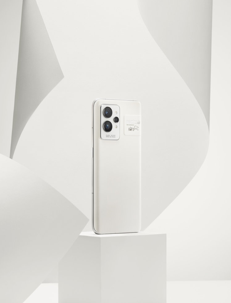 Sforum - Latest technology information page gsmarena_013 Realme GT2 Pro launched: 2K AMOLED screen, Snapdragon 8 Gen 1, priced from 13.2 million 