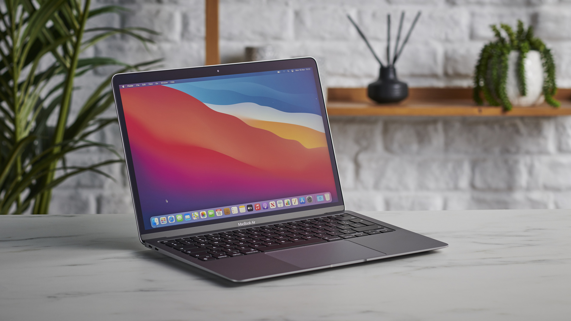 Apple MacBook Air M1 laptop mạnh nhất hiện nay
