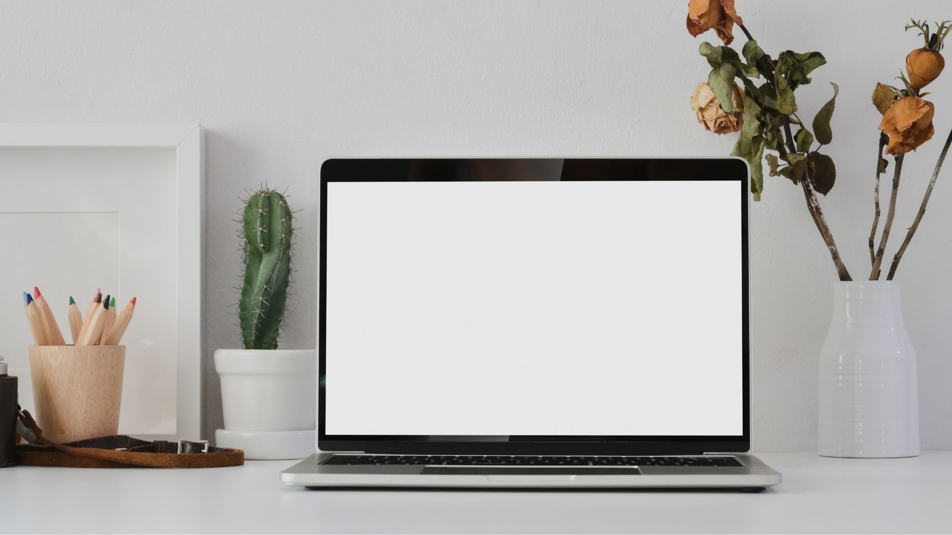 Kiểm tra màn hình laptop cũ