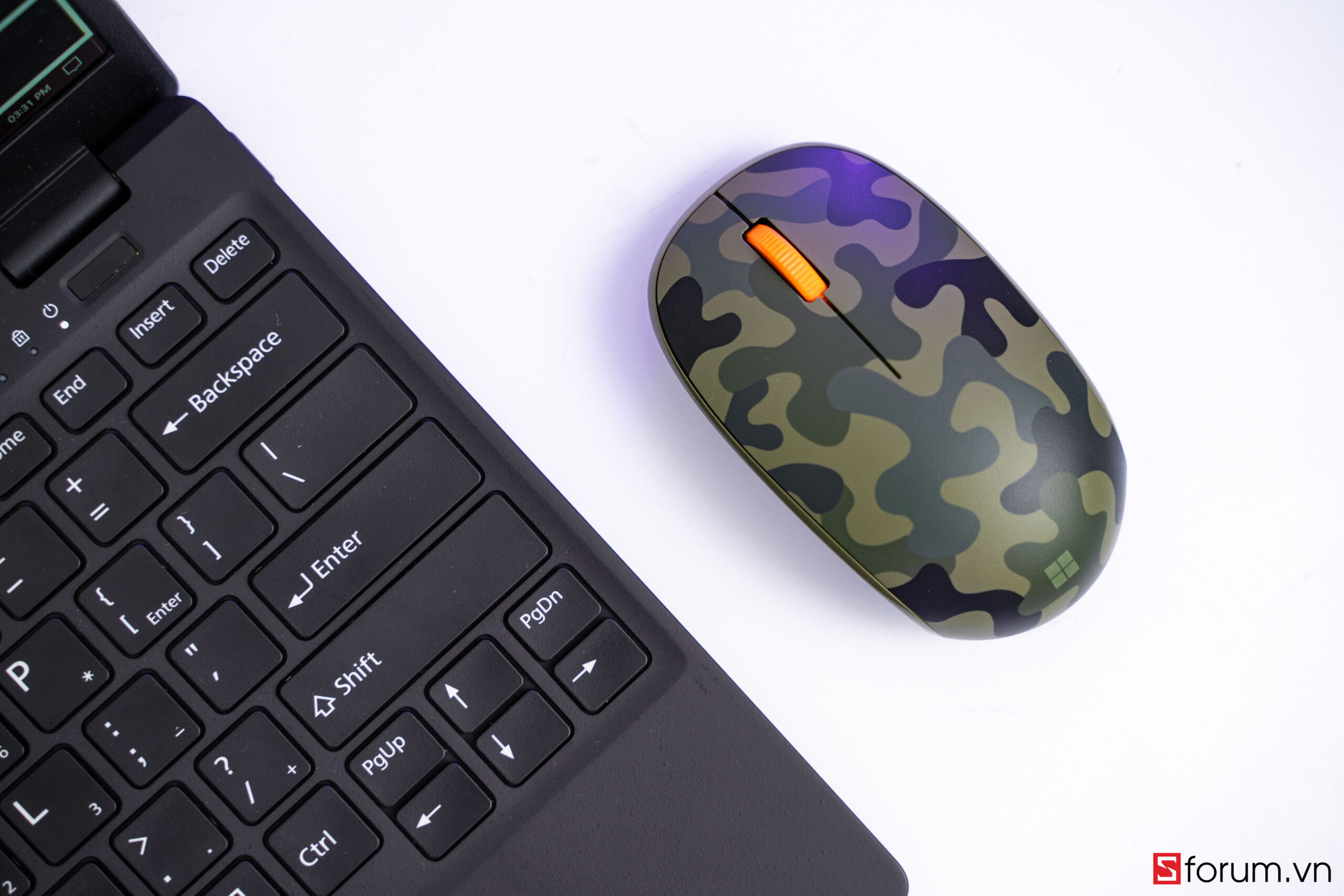 Chuột không dây Bluetooth Microsoft Camo