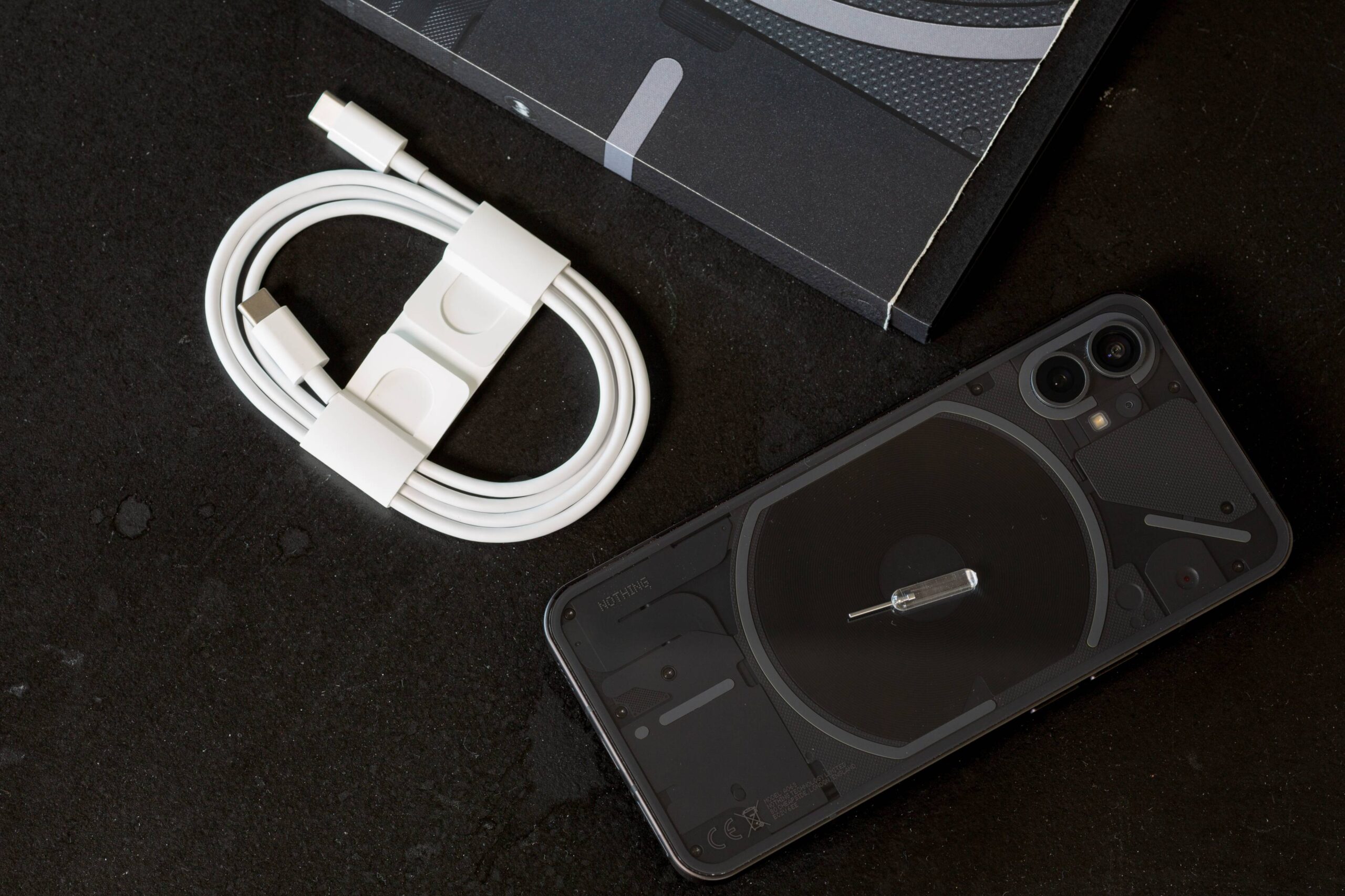 Trên tay Nothing phone (1): Smartphone mới của cựu sáng lập OnePlus có ...