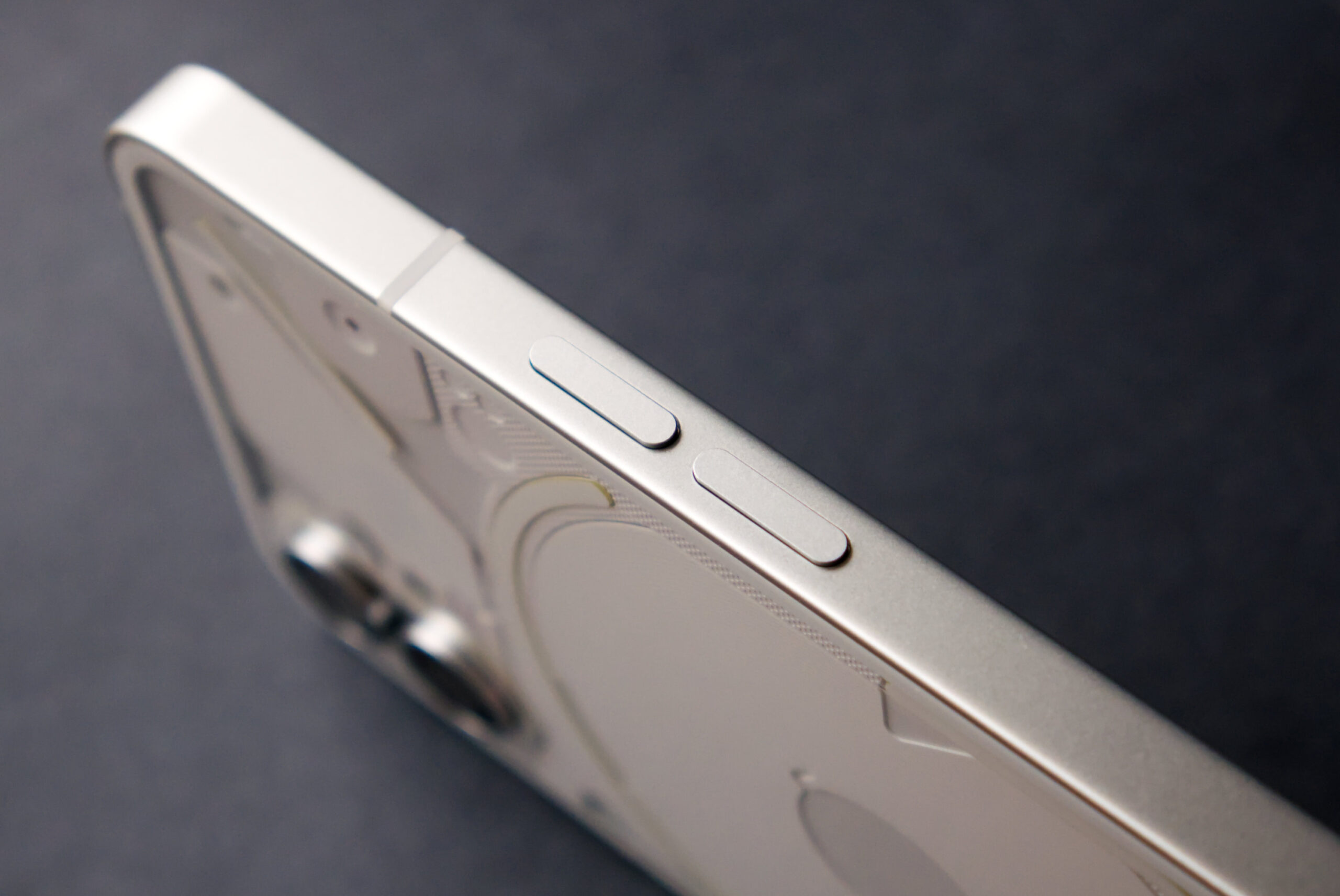 Trên tay Nothing phone (1): Smartphone mới của cựu sáng lập OnePlus có ...