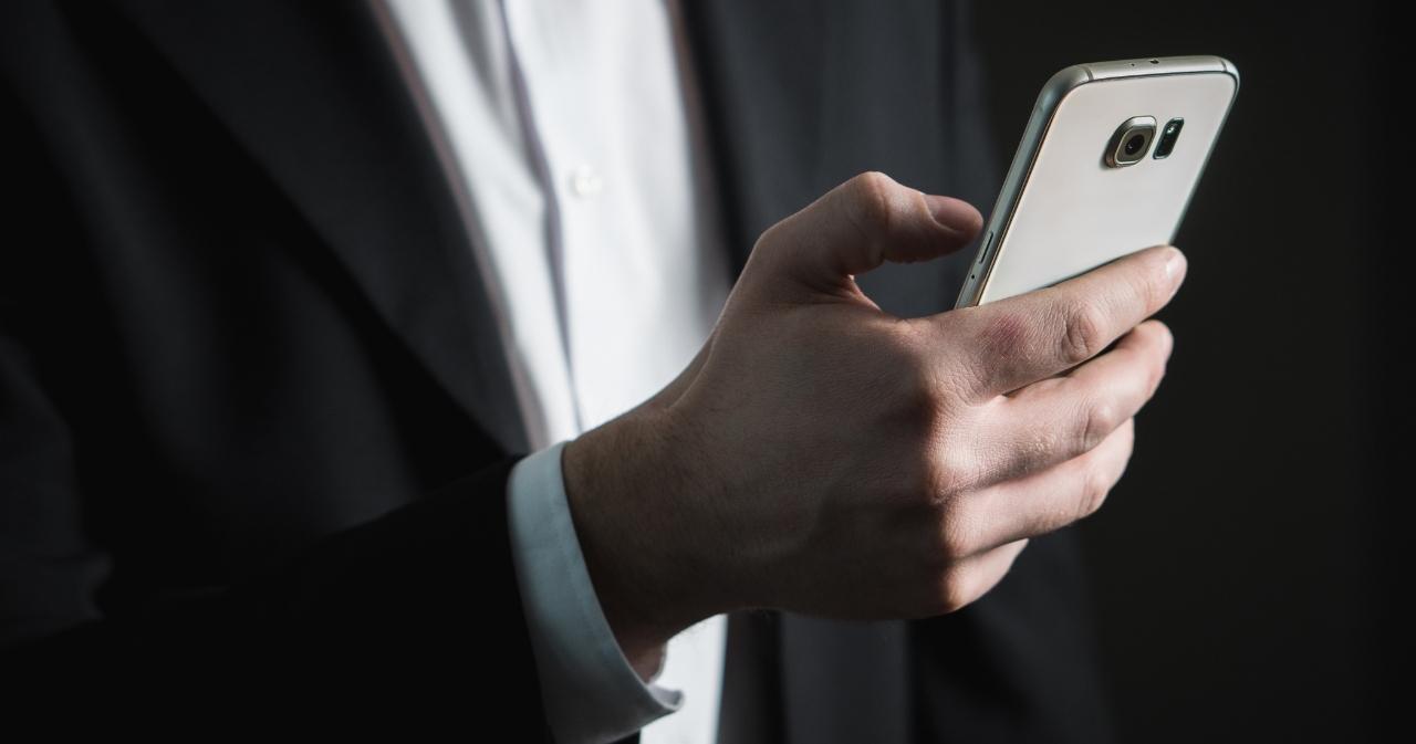 Tại sao nên kiểm tra thiết bị đăng nhập Messenger?