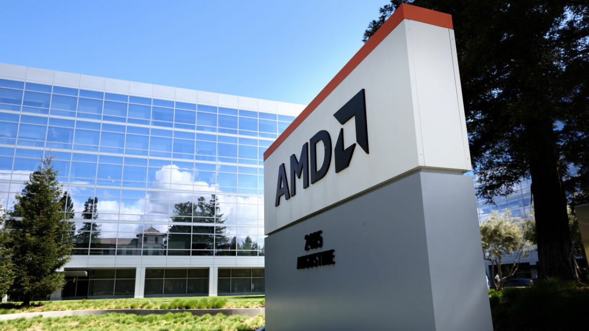 AMD cũng đã thông báo kế hoạch cung cấp bản vá, nhưng người dùng có thể phải chờ đến tháng 3