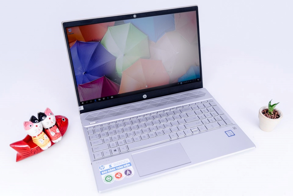 laptop cho sinh viên du lịch nên mua
