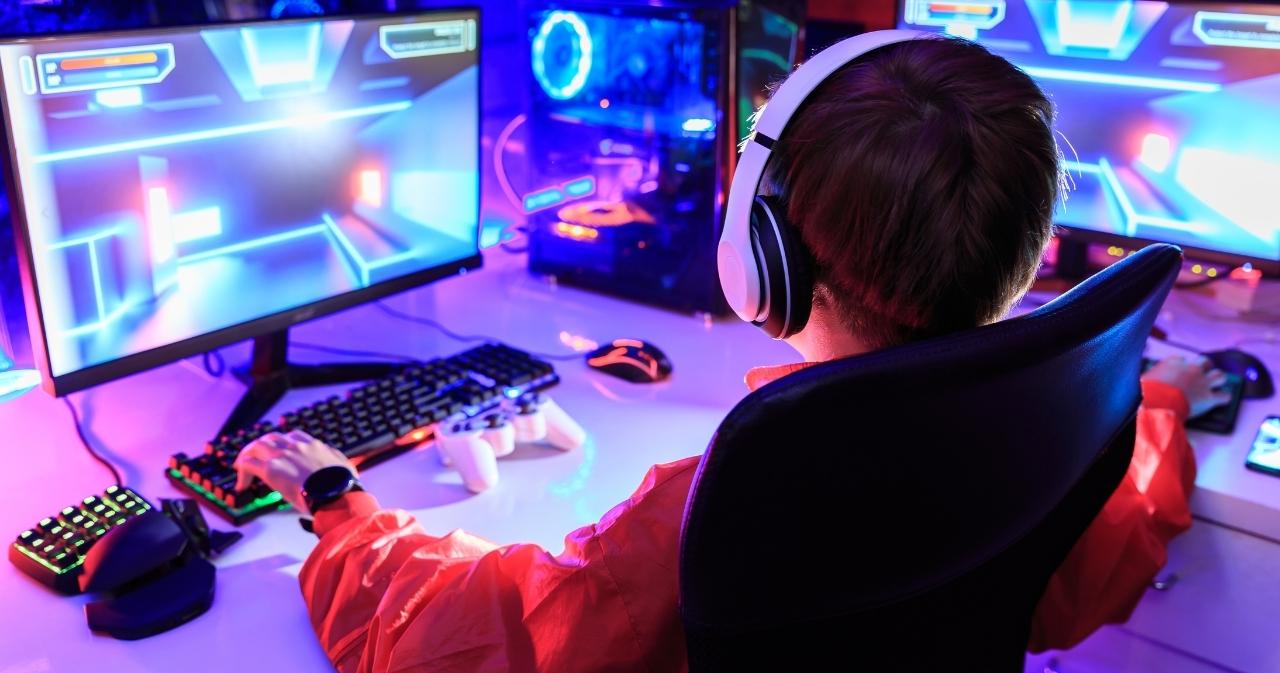 Tại sao nên biến điện thoại thành tay cầm chơi game?