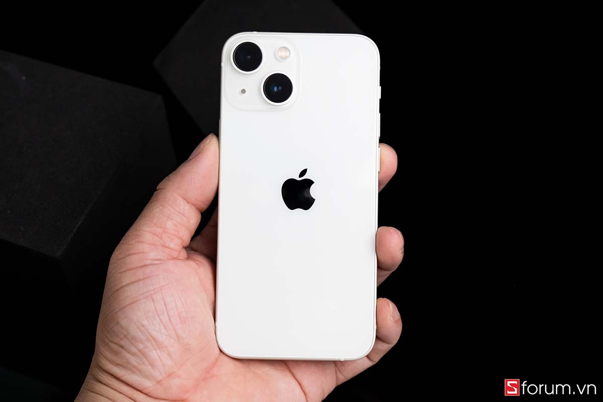 iPhone 13 mini có cấu hình khủng, pin tốt, rất đáng mua