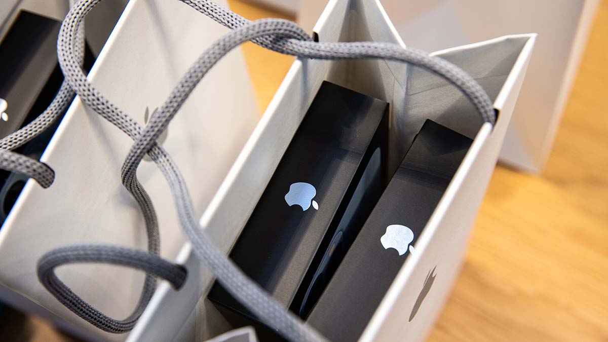 iPhone chính hãng đang có lợi thế hơn