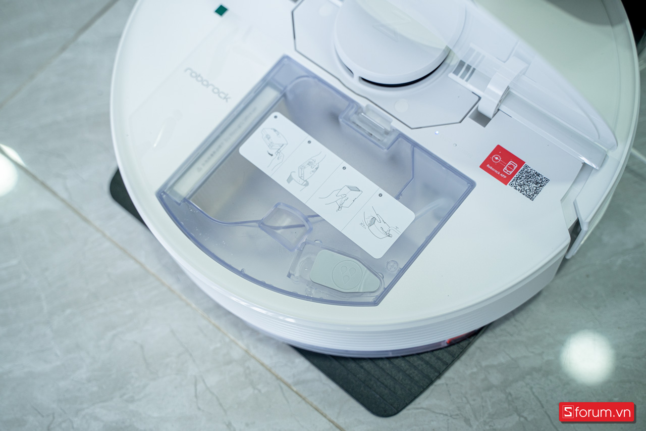 khay chứa nước và chứa rác bên trong Roborock Q7 Max Plus
