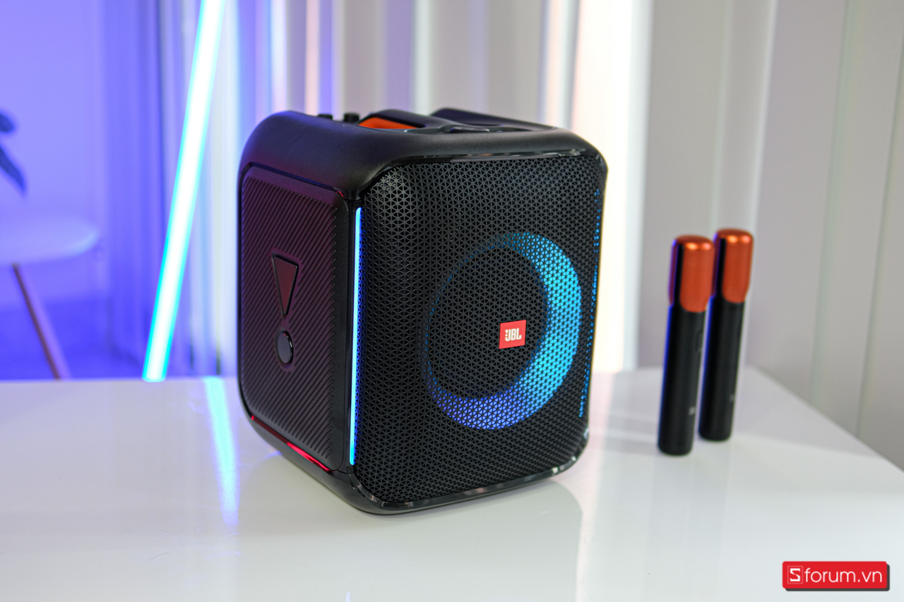 JBL Partybox Encore 2 Mic cho thời gian sử dụng lên đến 10 giờ