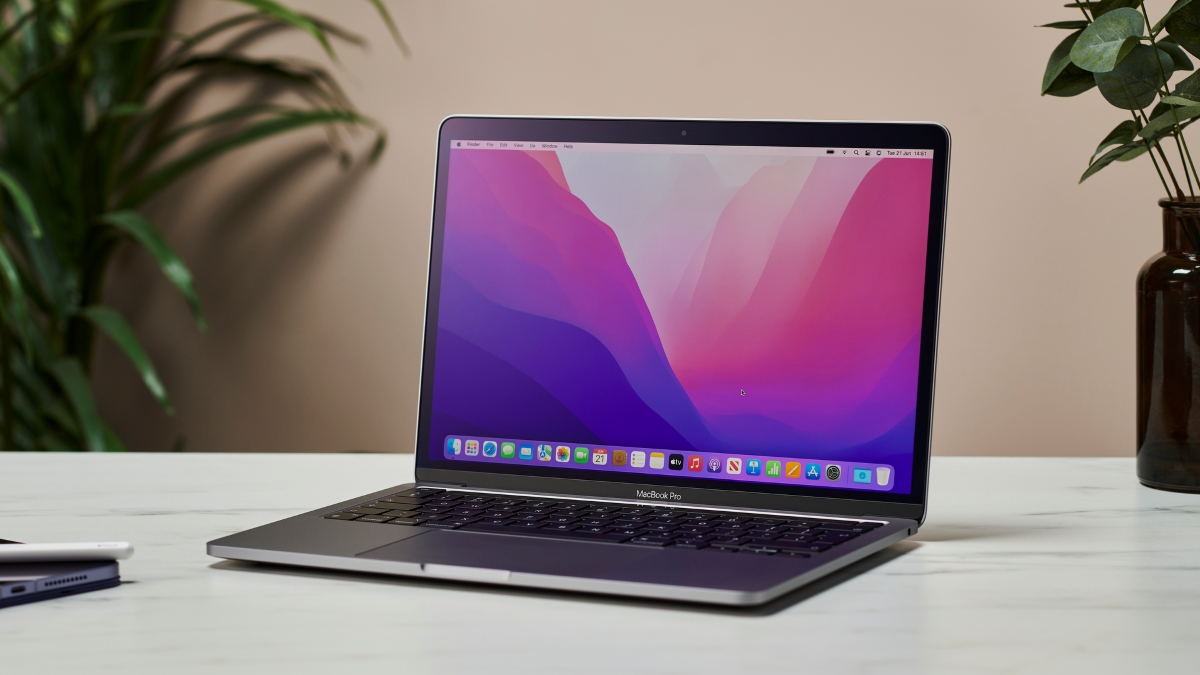 laptop cho sinh viên công nghệ thông tin nên mua